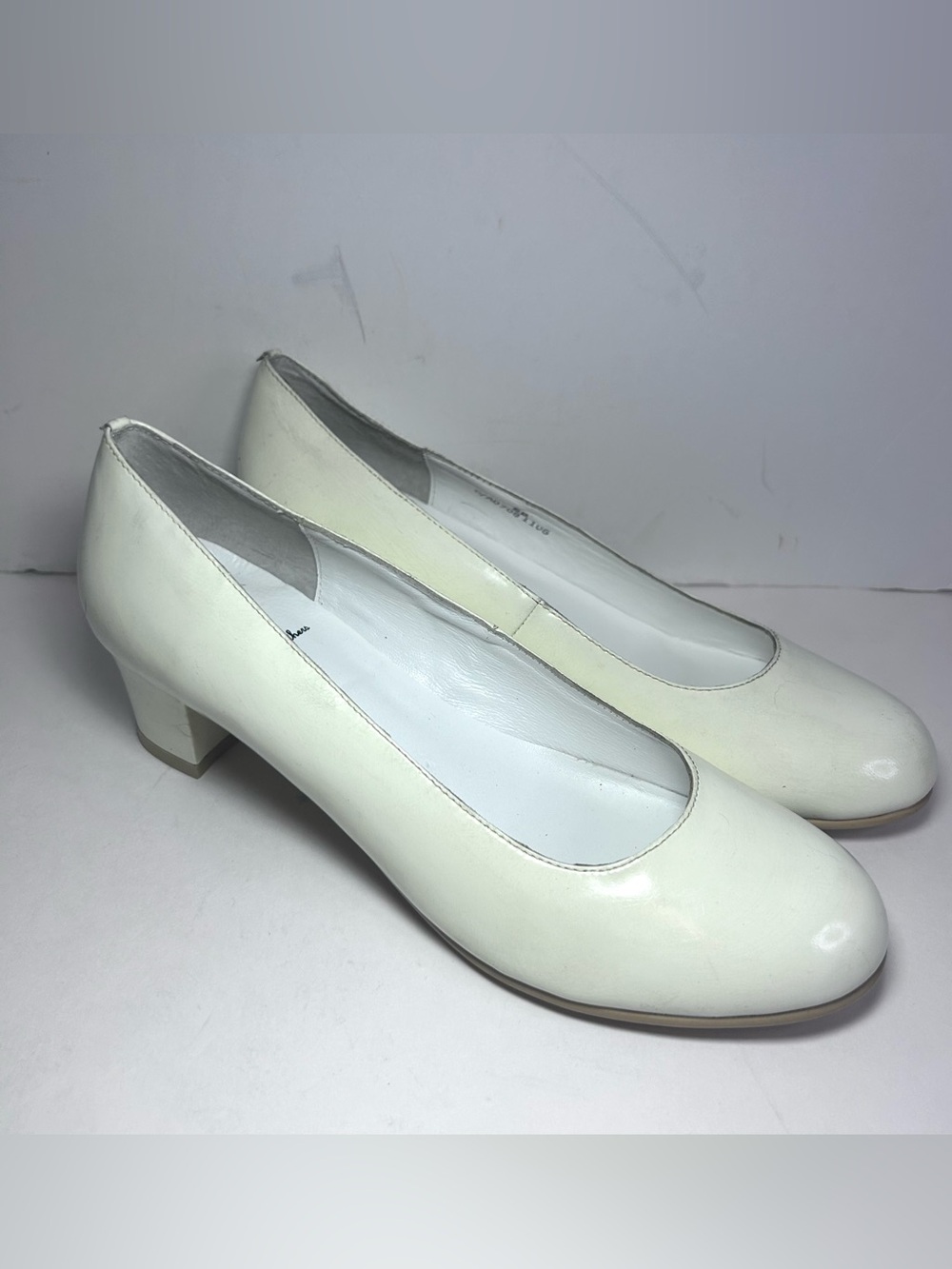 Brooks Brothers Fleece Ivory Patent Leather Block Heels Women’s 6B - Picture 3 of 10